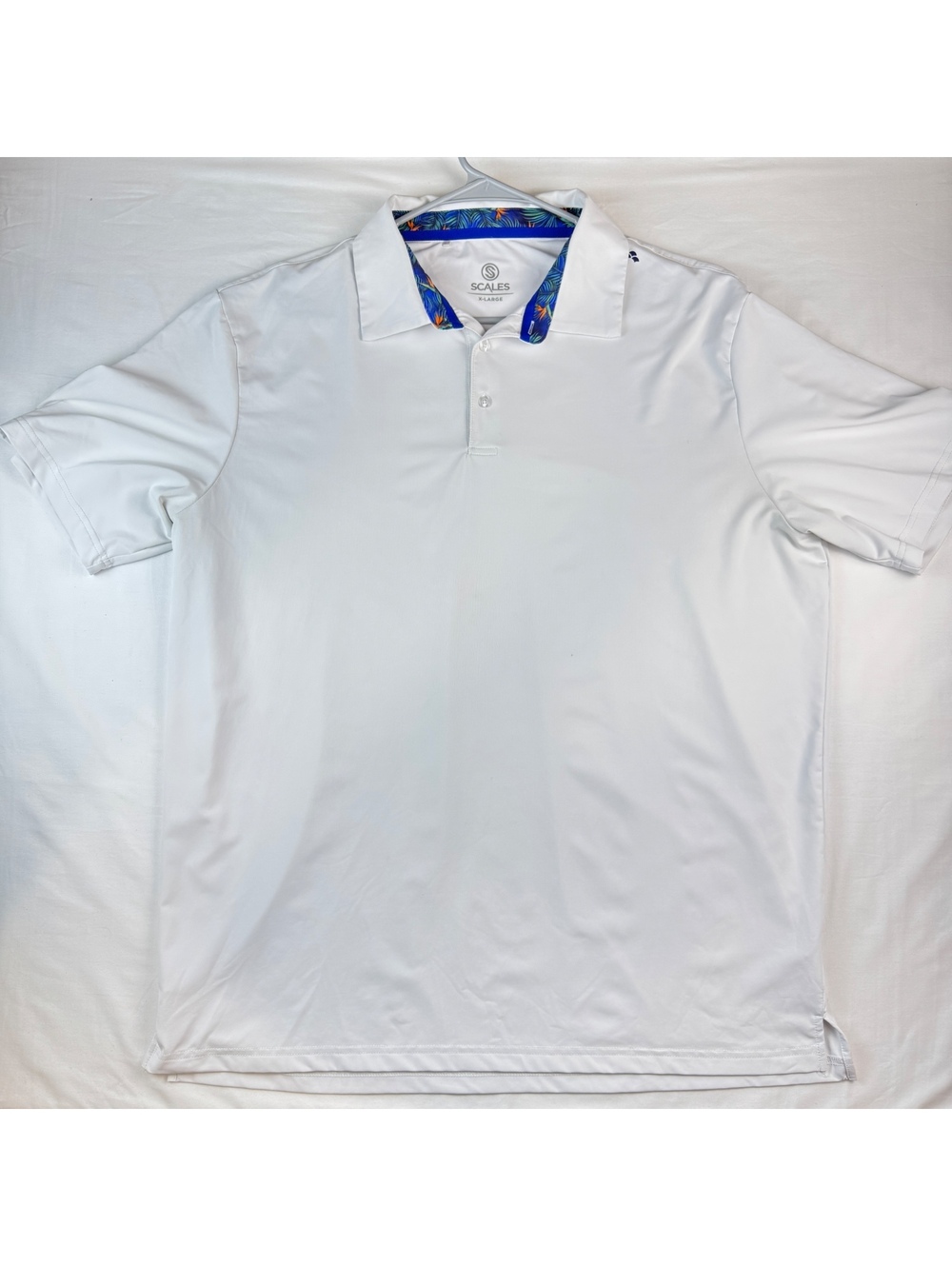 Scales Men's White Polo Shirt with Tropical Print Collar, Size XL